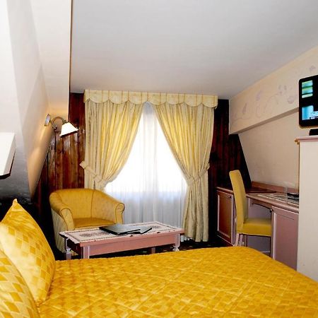 Hotel Miramonti مادونا دي كامبيليو المظهر الخارجي الصورة