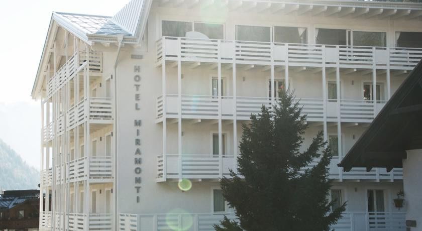Hotel Miramonti مادونا دي كامبيليو المظهر الخارجي الصورة
