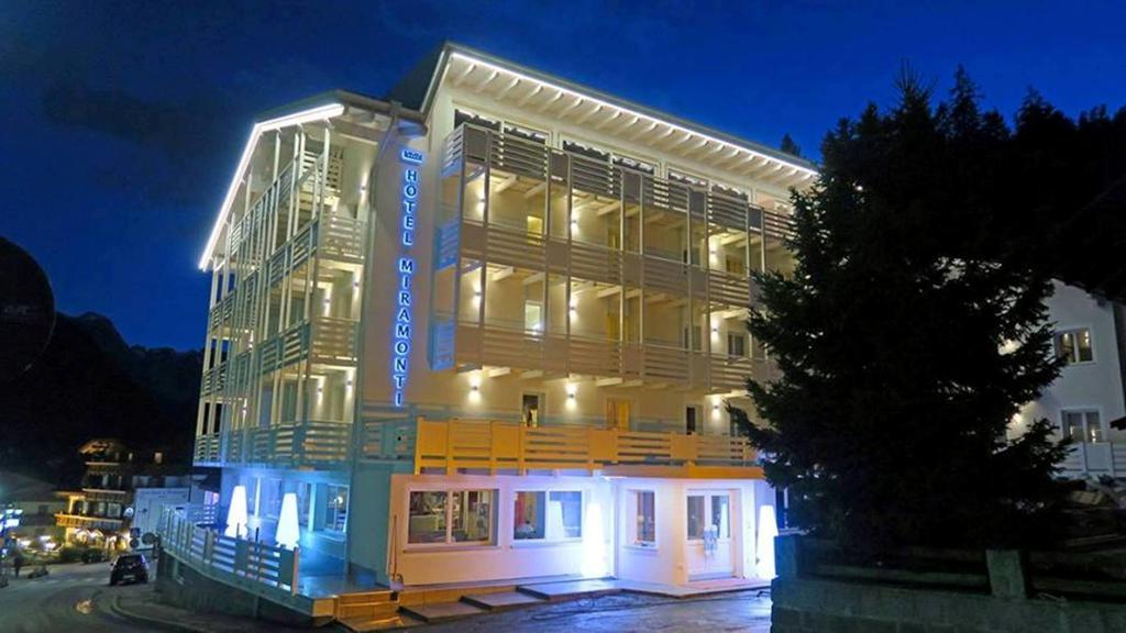 Hotel Miramonti مادونا دي كامبيليو المظهر الخارجي الصورة