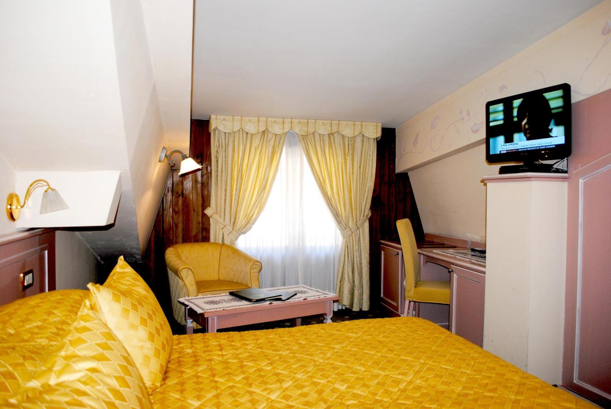 Hotel Miramonti مادونا دي كامبيليو المظهر الخارجي الصورة